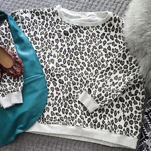 EASEL Animal PRINT Sweatshirt